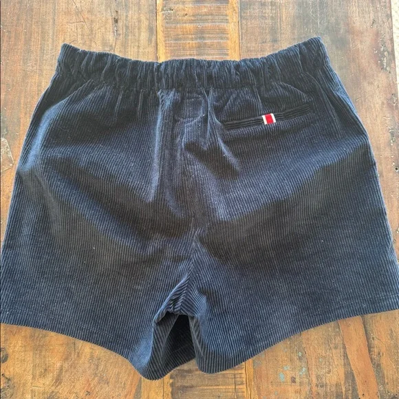 Tracksmith Cross Country Corduroy Shorts in size Medium - Picture 3 of 6
